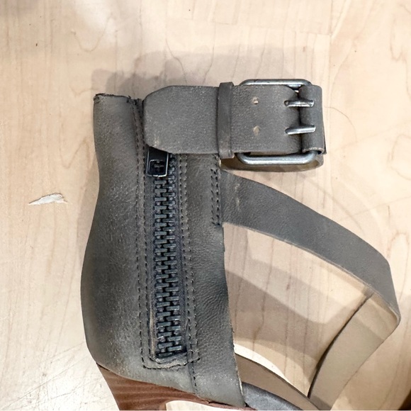 Joe's Jeans Gray Heels - Size 6.5 - Picture 6 of 9